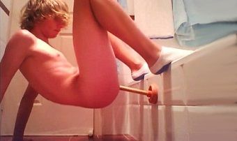 Blond twink with horny in the ass