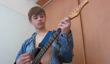 Gay teen and guitar player very cute and sexy