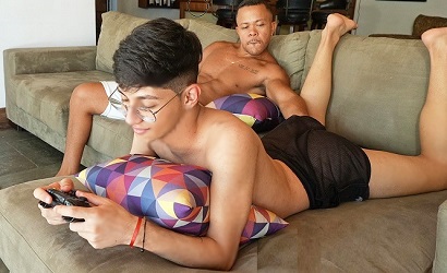 Gay Porno – I fucked my innocent stepson playing video game