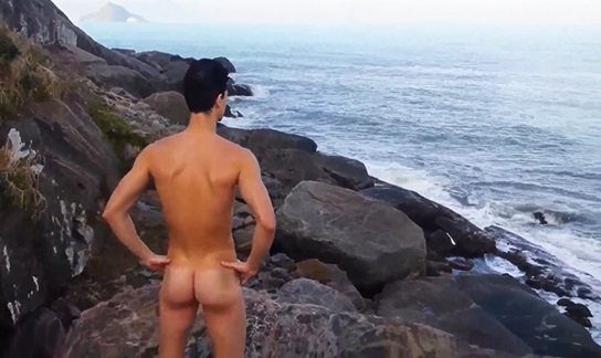 Young hot guy naked on a public beach – Boys Porn