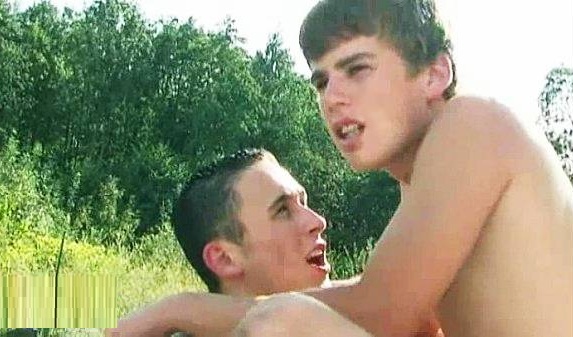Xvideos – Sexy blond twink fucked outdoors