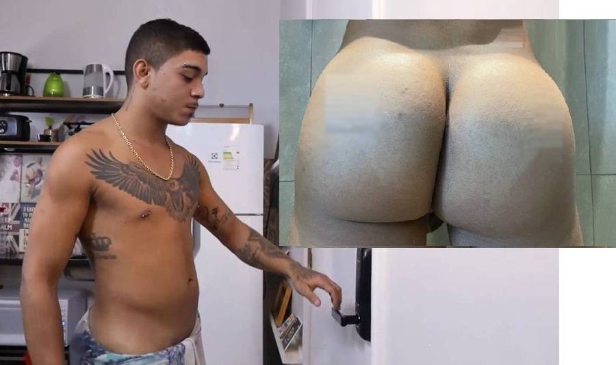 Hot muscular boy sends nude to his straight friend